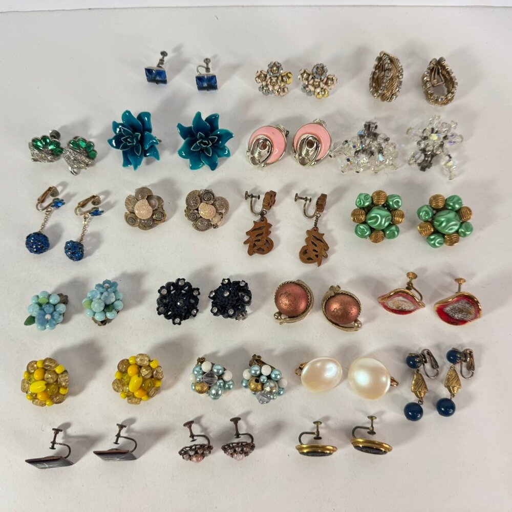 Vintage Bundle 22 Earrings Screw Back & Clip On Beaded Enamal Sparkle Styles